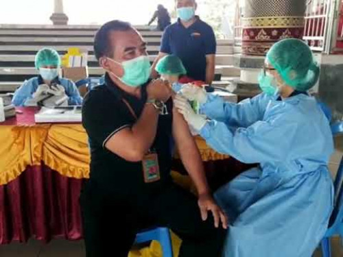 Pelaksanaan Vaksinasi Booster COVID-19 Pengadilan Negeri Semarapura
